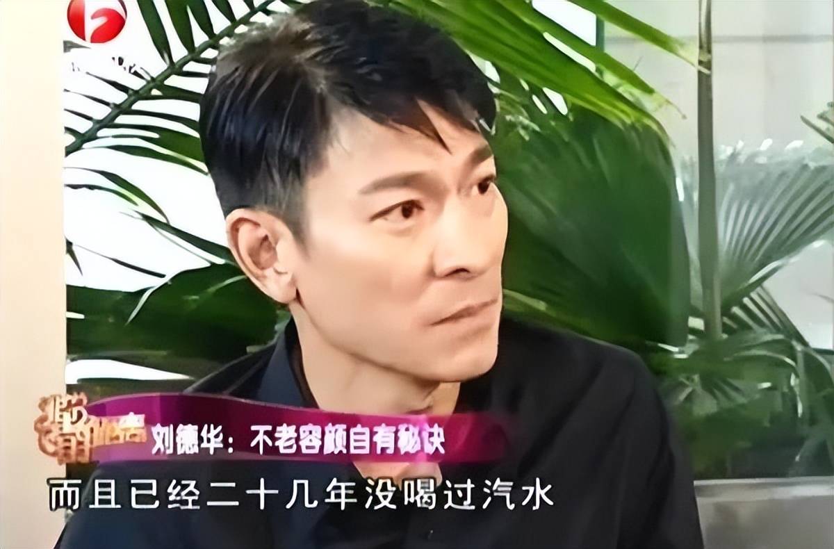 69岁吕良伟和61岁甄子丹同框吓傻网友，“冻龄男神”名不虚传