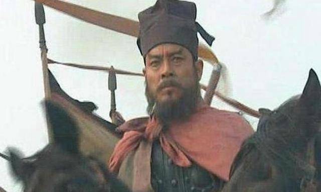柴进、晁盖、宋江都仗义疏财，为何大家都只服宋江？宋江最会做人