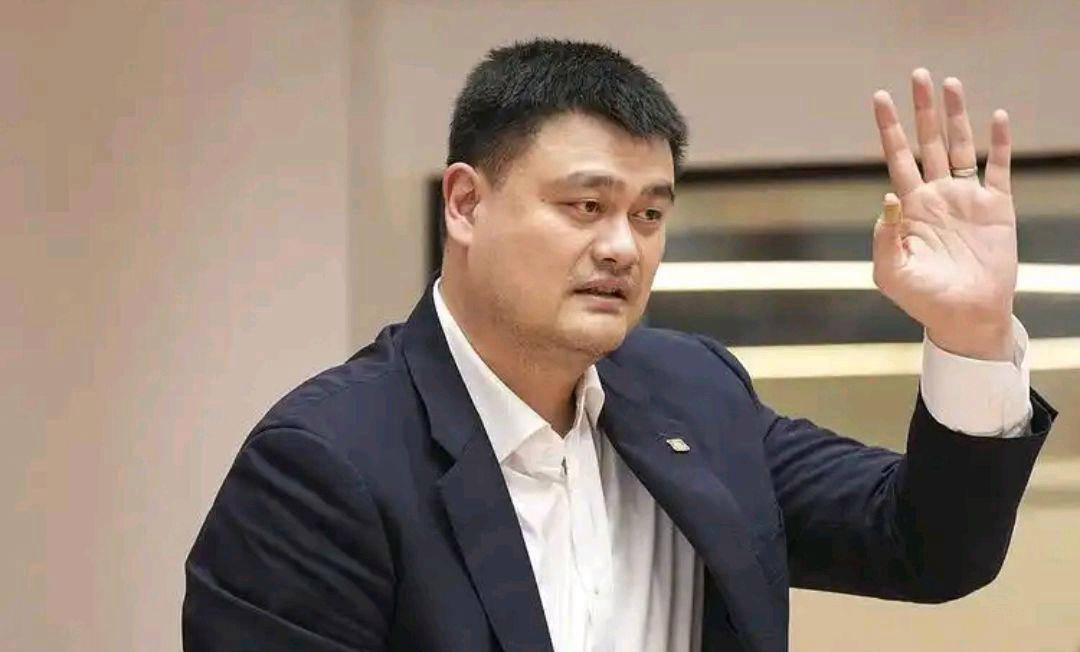 姚明现身旧金山！体型微胖，张兆旭疑似陪同，引人关注