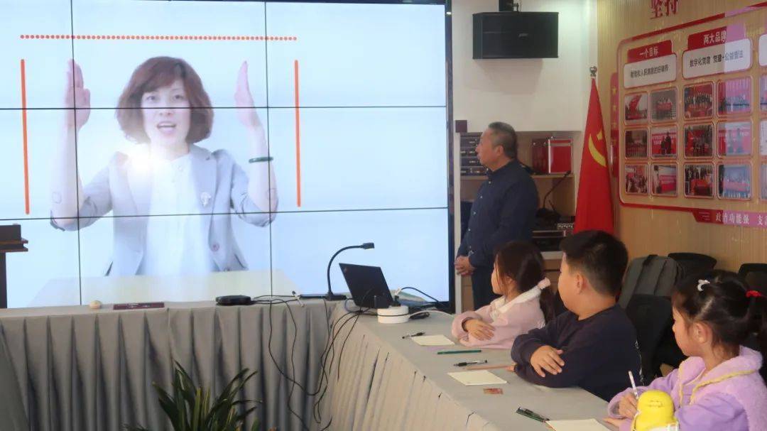 专业瀛鲁｜“决战周三”瀛课堂第44期：墨香盈室，律韵传承——书法大师凌云志老师莅临瀛鲁授课