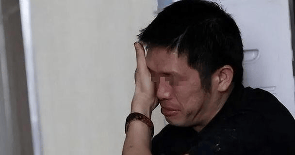 云南男生考700分上北大被父亲暴揍，报警后才知道父亲的真实身份