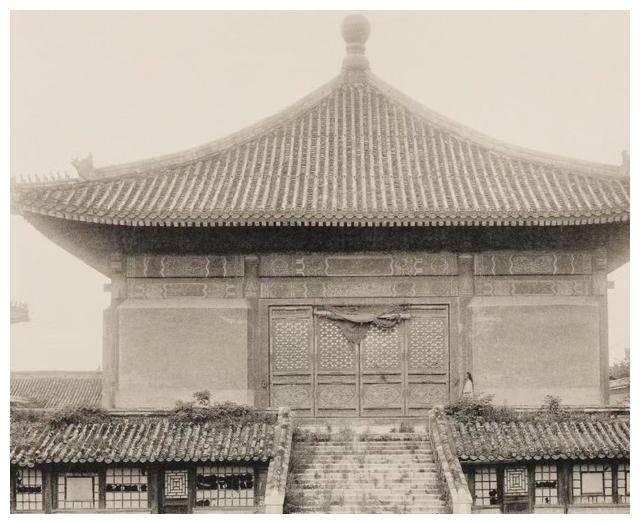 1900年，慈禧仓促逃亡，日本人闯入故宫拍下罕见照片，颠覆三观