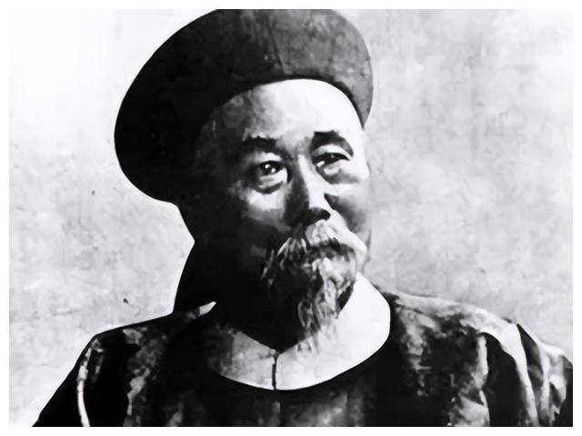 1900年慈禧和光绪出逃，日本人进入故宫拍下罕见照片，反差巨大