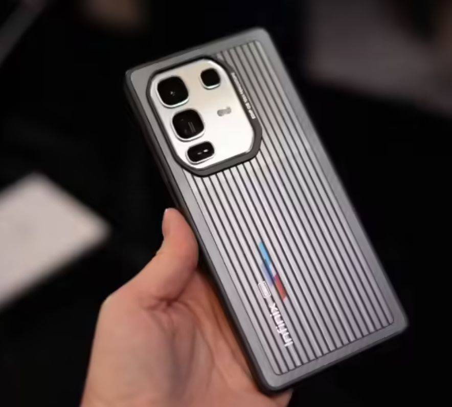 传音MWC 2025：Infinix太阳能充电手机与+变色墨水屏手机惊艳全球