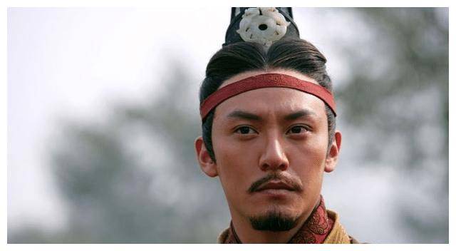 孙策为什么不传位给自己的儿子，反而传位给弟弟孙权？