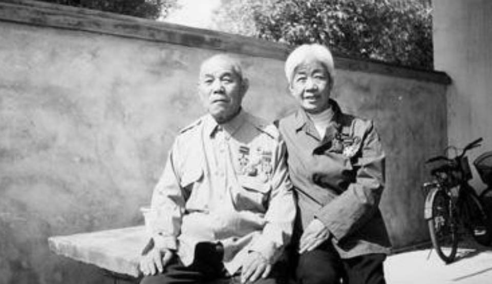 王清珍：15岁入朝作战，口对口给昏迷战士喂食，曾用嘴帮伤员排尿