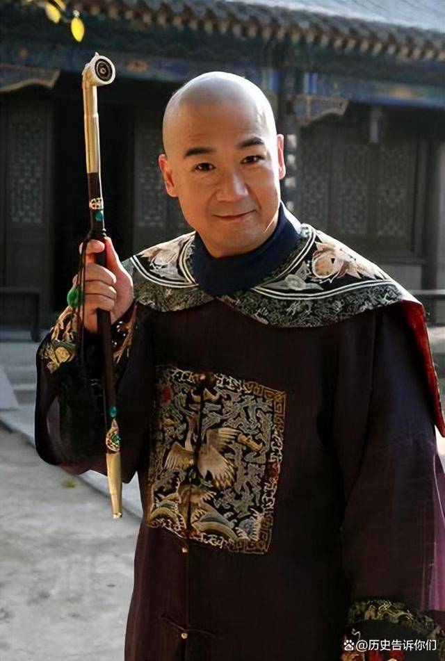 清朝乾隆年间，大贪官和珅，到底贪污了多少钱？