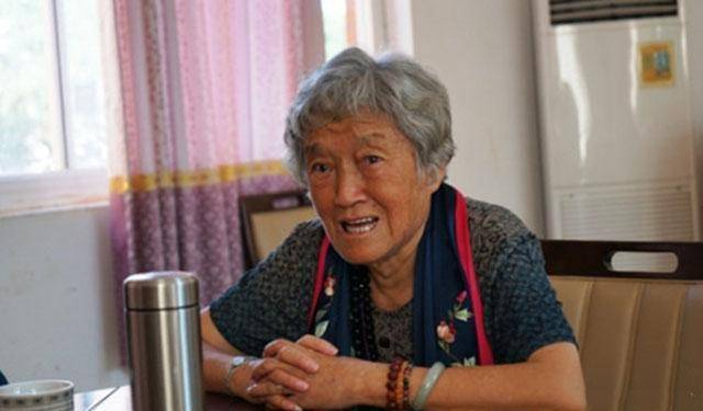 入狱、丧女，包2500亩地东山再起，亚洲烟王背后的女人有多厉害？