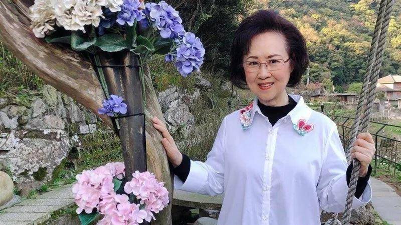 琼瑶的3个男人：初恋蒋仁教会琼瑶真情，点亮创作梦想；前夫庆筠是成名垫脚石，逼出琼瑶的才华；平鑫涛是冤家又是伯乐，陪她登顶文坛之巅