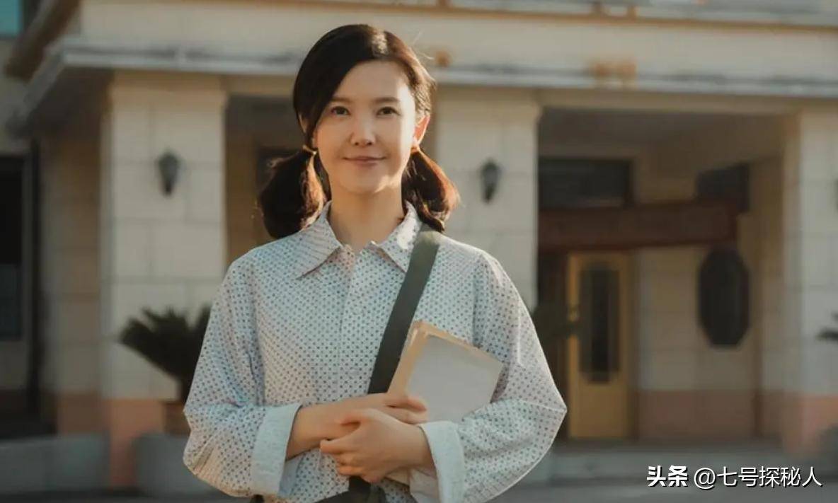 他俩竟是夫妻，老婆比他有名，出道19年少有绯闻，现女儿有高颜值