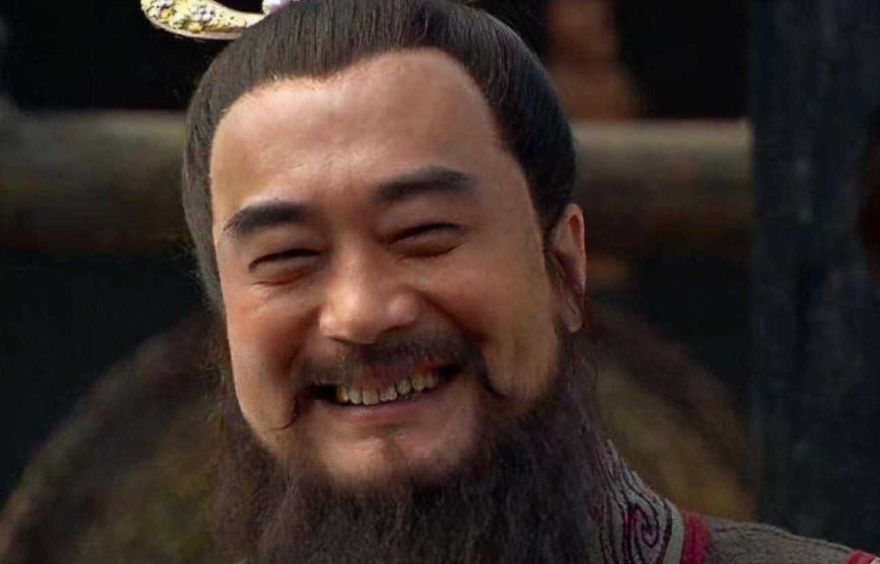 高富帅卢俊义的老婆贾氏，为何会看上穷管家李固？她图什么？