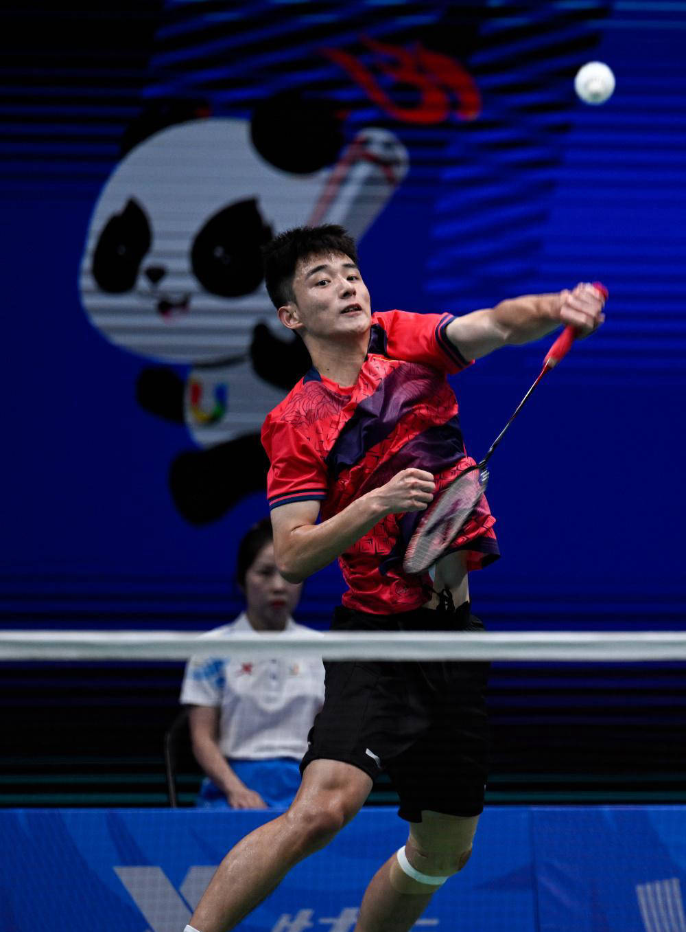 国羽小将王正行2-0击败斯里坎特，朱轩辰晋级4强