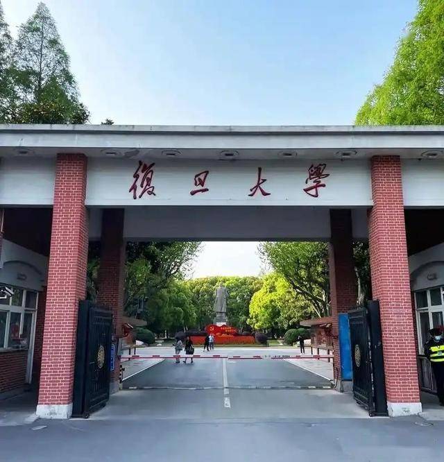 24年世界大学排名，中美俄上榜差距断崖：美107所俄16所，中国呢