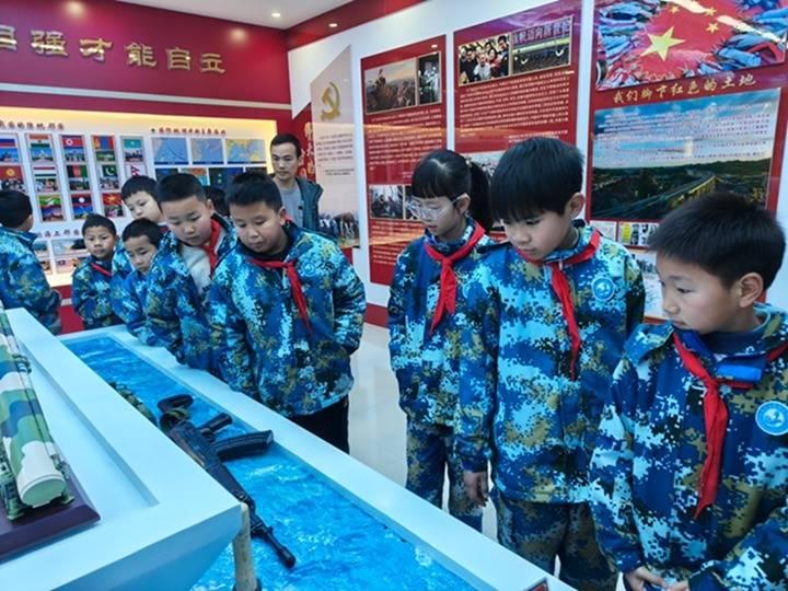 贵州金沙：“开学第一课”国防教育进校园 点燃学子强国梦