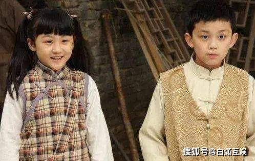 陆子艺：6岁被成龙抱着上春晚，却因长相被骂退圈出国，如今怎么样了？