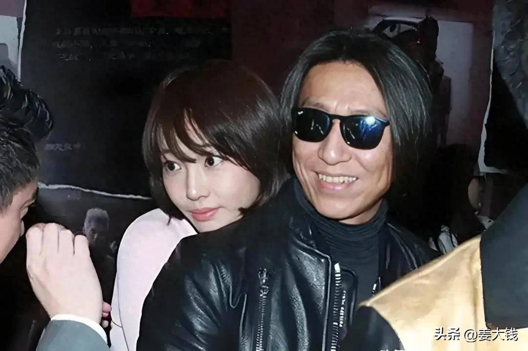 被不雅视频毁掉8年后，41岁的白百何首次公开有二胎，终于不藏了