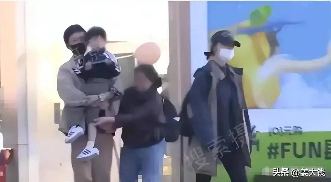 被不雅视频毁掉8年后，41岁的白百何首次公开有二胎，终于不藏了