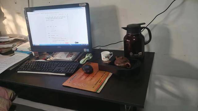 我努力的意义是让孩子站在我的肩膀上，去看那些我未曾看过的风景