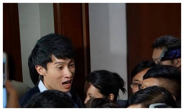 “港独”梁颂恒的末路：与家人断绝关系潜逃美国，今面临露宿街头