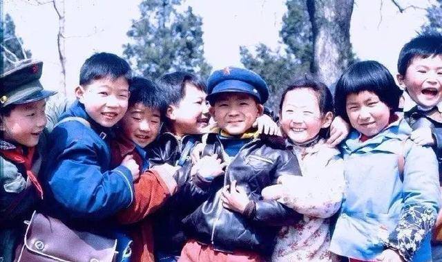 看了39年前被偷拍的中国孩子，你就知道今天的孩子有多可怜了