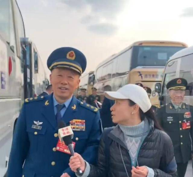 谈到六代机，我空军副司令藏不住的喜悦，美高官罕见承认一件事