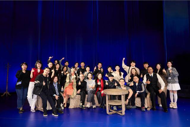 李六乙新解《雷雨》震撼香港观众，卢芳演繁漪把关锦鹏“看哭了”