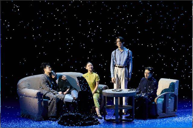 李六乙新解《雷雨》震撼香港观众，卢芳演繁漪把关锦鹏“看哭了”
