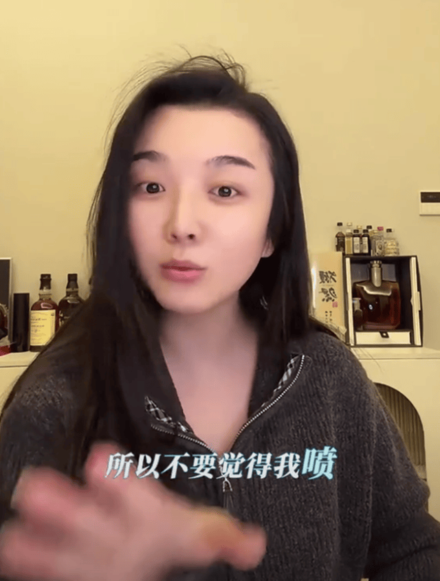 王栎鑫少白头遗传给女儿，唯伊才9岁就有白发，吴雅婷直呼很心疼