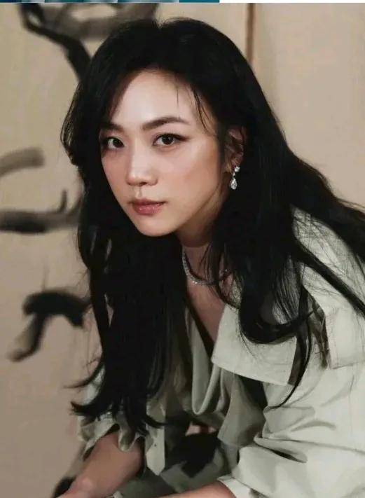 微博之夜，汤唯以一席朴素着装秒杀其他众女星
