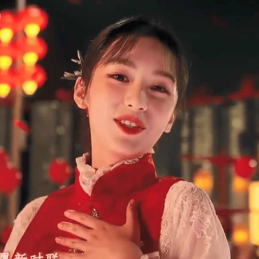 春晚众星怼脸状态：王菲大粗眉抢镜，宋佳腮红过重，关晓彤肿了