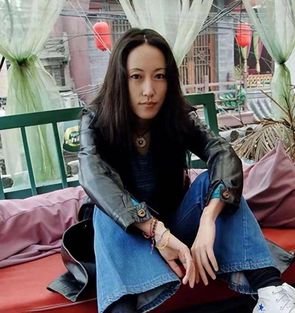 抢过王菲的窦唯，分开18年后，高原决定和女儿相依为命