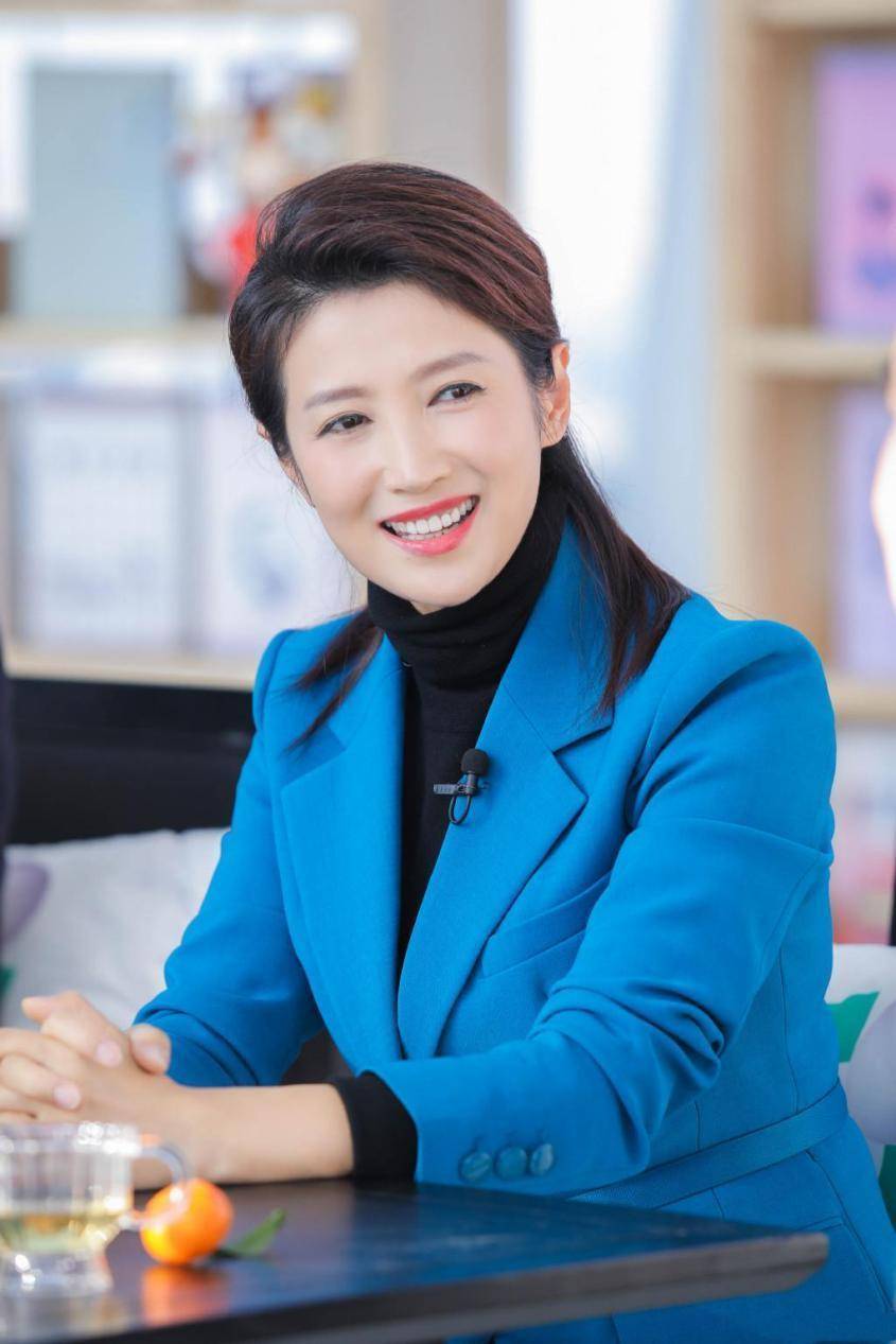 春妮：23岁嫁蒋虎，40岁嫁刚强，41岁生子，如今生活非常幸福！