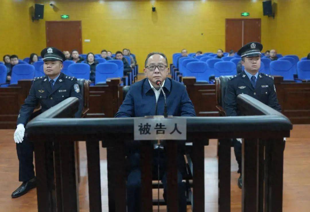 贵州省水投集团原总经理李明卫被控受贿上亿，反腐大片披露他花1000万买官